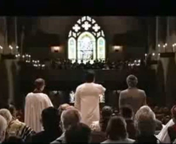 فيديو : أذان رائع من داخل كنيسة أمريكية