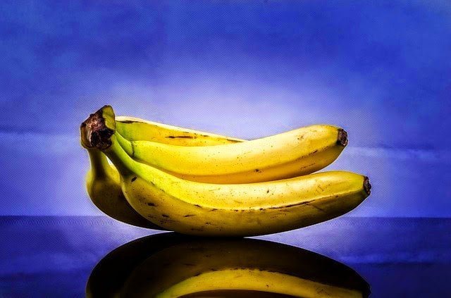 فوائد الموز الغذائية و الصحية و أضرار الإفراط في تناول الموز
