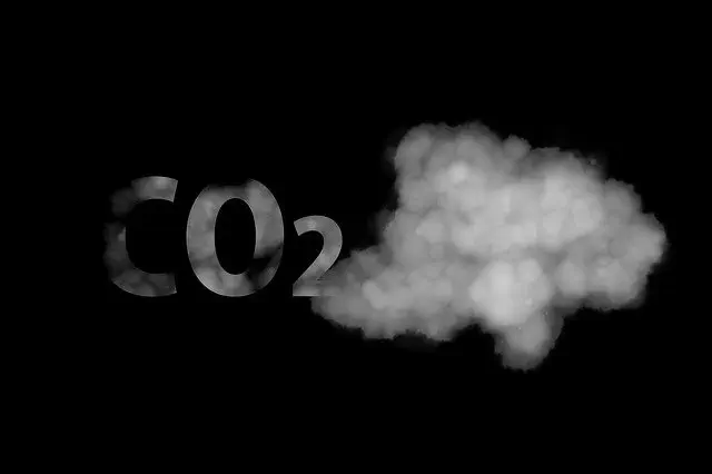 بالفيديو : معدن سائل يحول ثاني أكسيد الكربون إلى كربون بمجرد لمسه